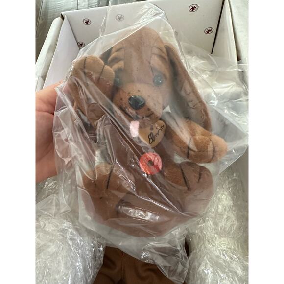 Ashton Drake 'Hound Dog' Elvis 75th Birthday "Baby Let's Rock" Collection Doll - Picture 8 of 12